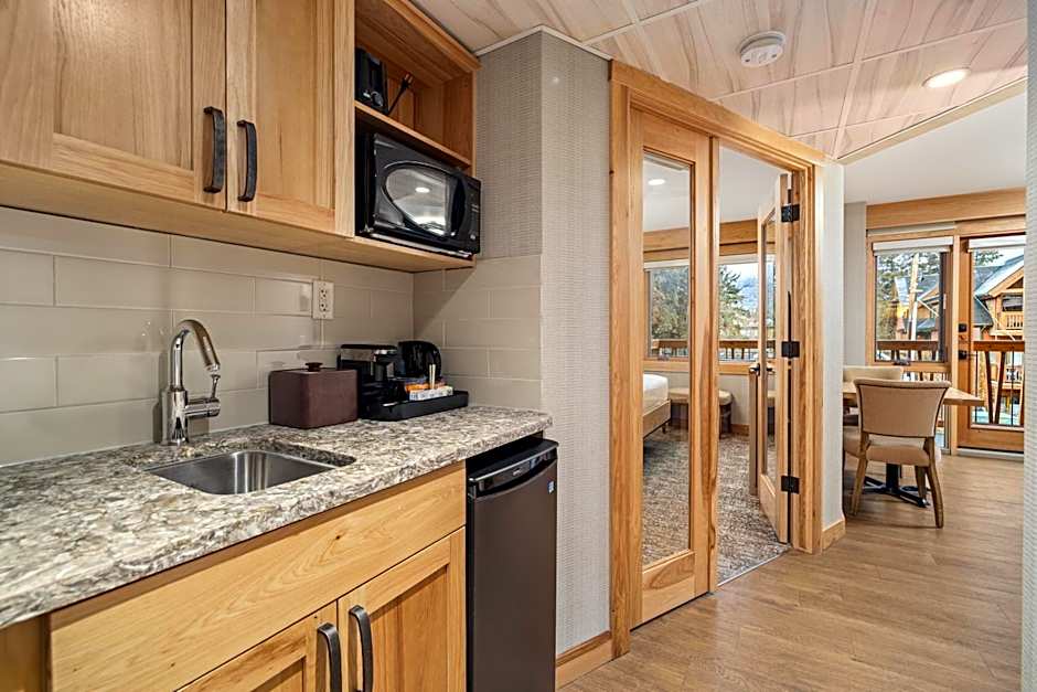 Moose Hotel and Suites