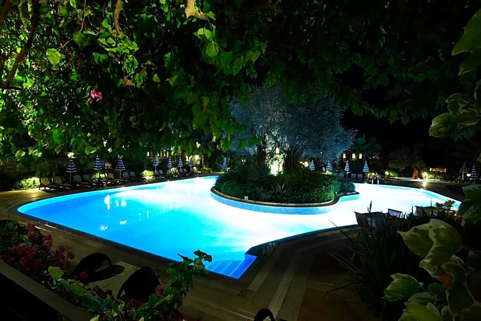 Zeytinada Hotel