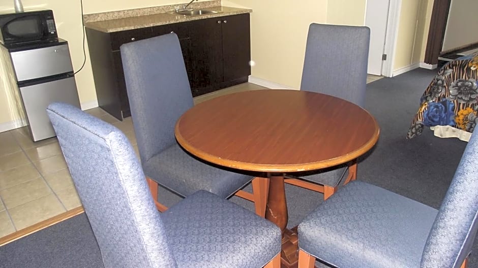 Empress Inn and Suites by the Falls