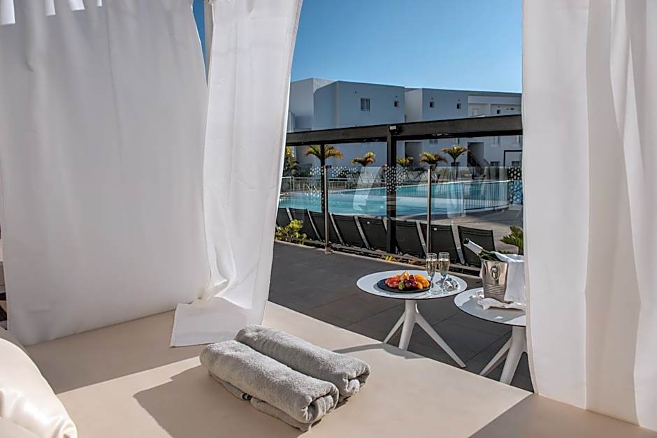 Aequora Lanzarote Suites