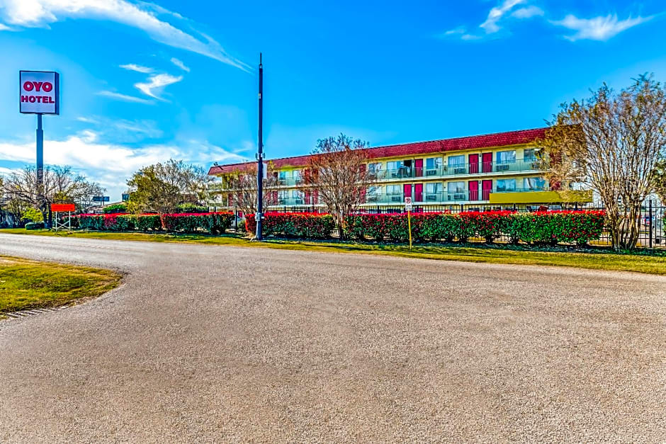 OYO Hotel Houston Southwest I-69