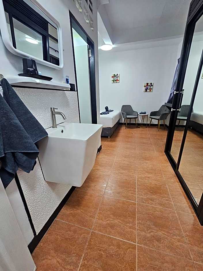 Happy Beach Jomtien Guesthouse