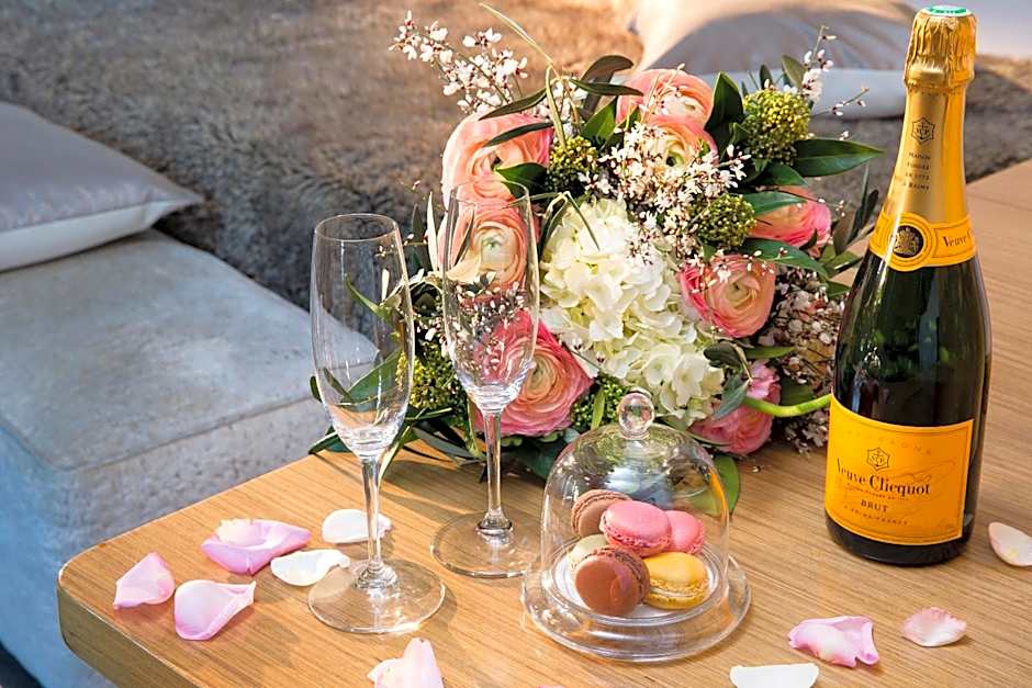 Hotel Lumen Paris Louvre