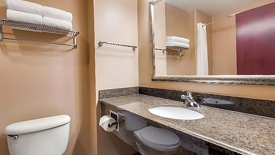 Best Western Carthage Inn & Suites