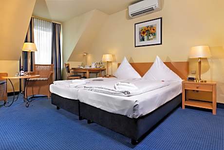 1 Twin or 1 Double Bed TRYP Room