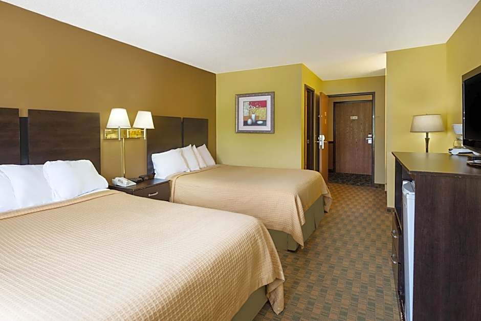 Econo Lodge Inn & Suites