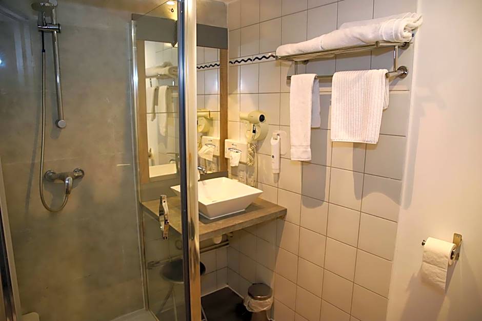 Brit Hotel Aux Sacres Reims Centre