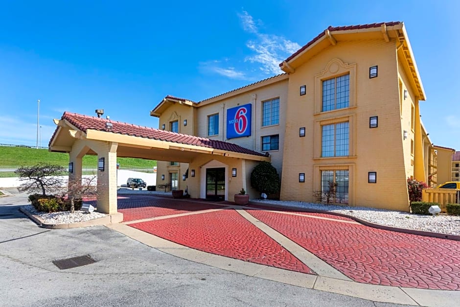 Motel 6 Knoxville, TN