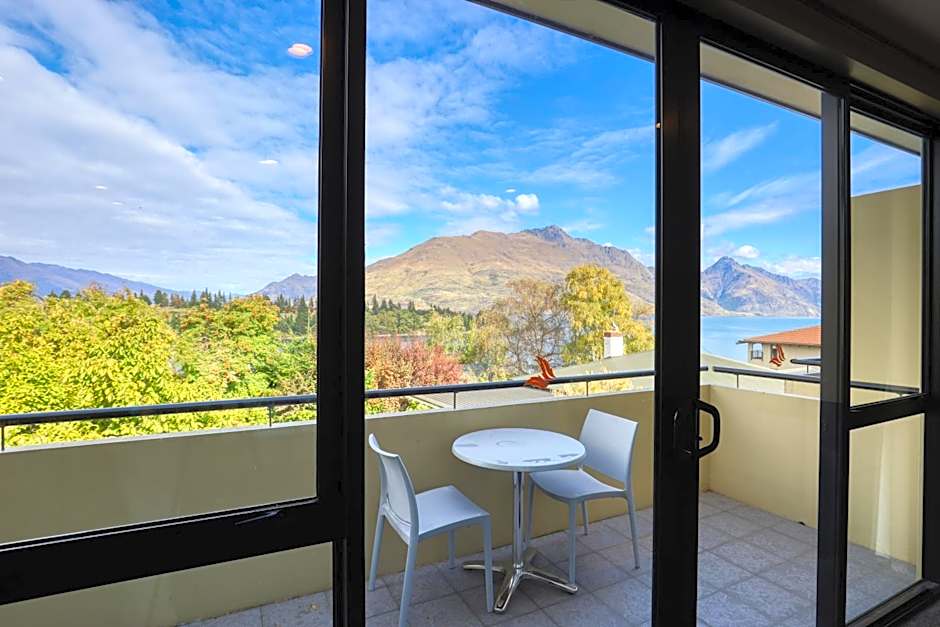 Garden Court Suites & Apartments