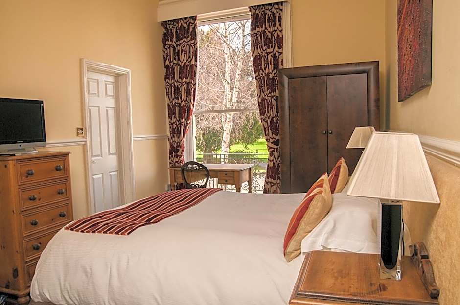 Clarence Court Hotel