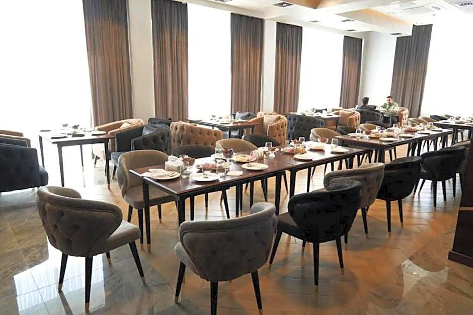 UNIQUE HOTEL