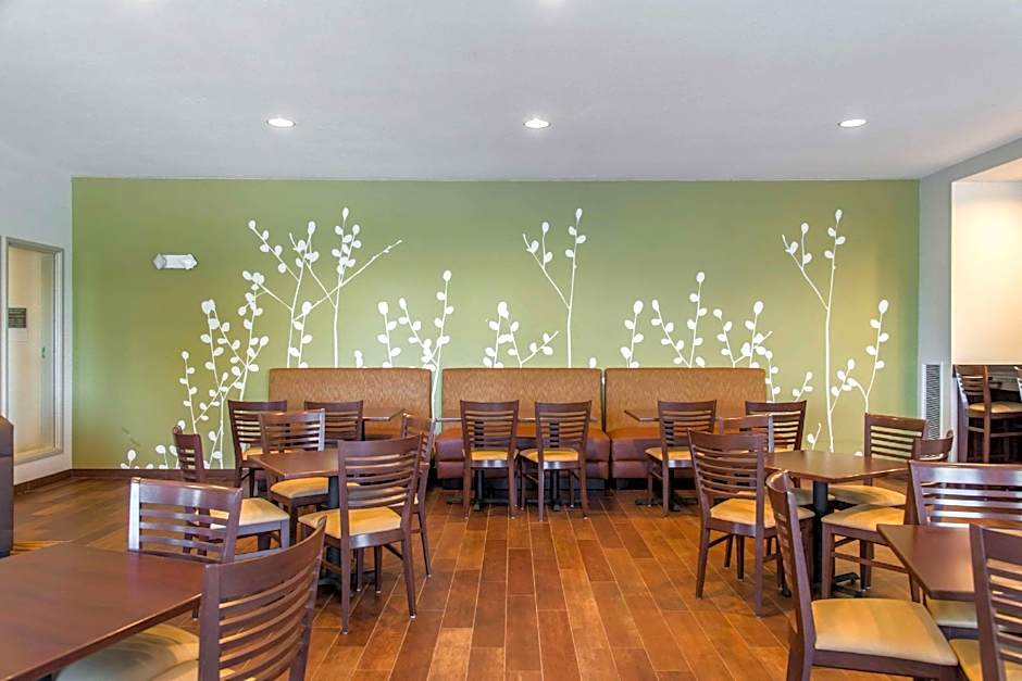 Sleep Inn & Suites Marshall - University Area
