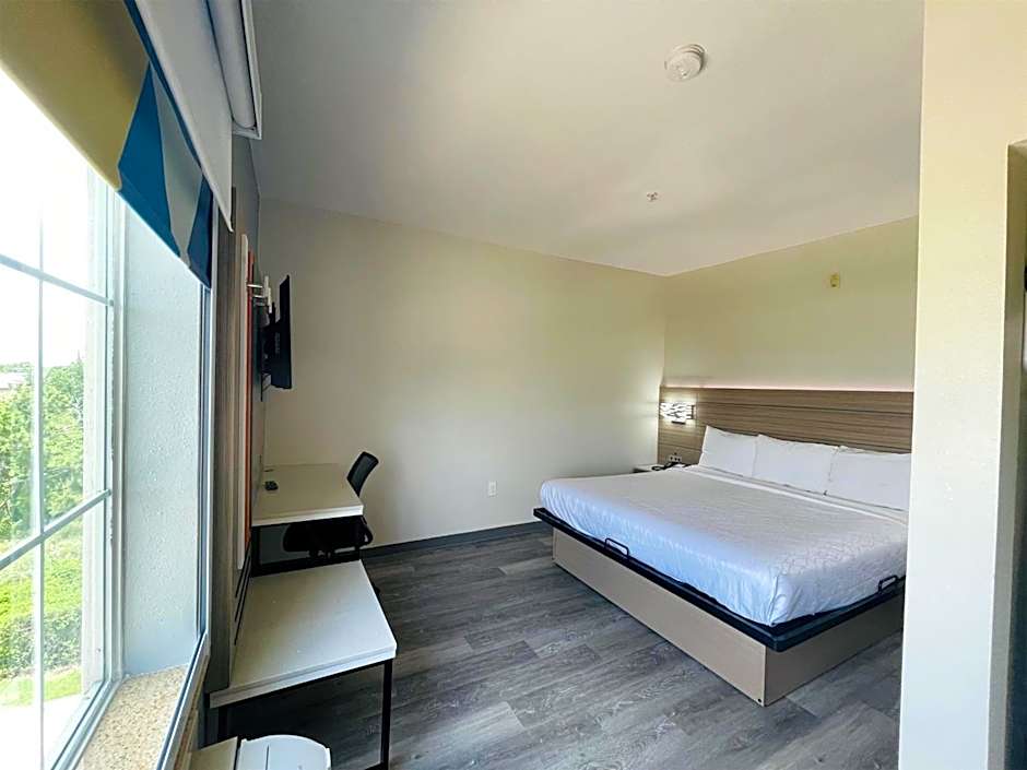 Sonesta Essential North Houston