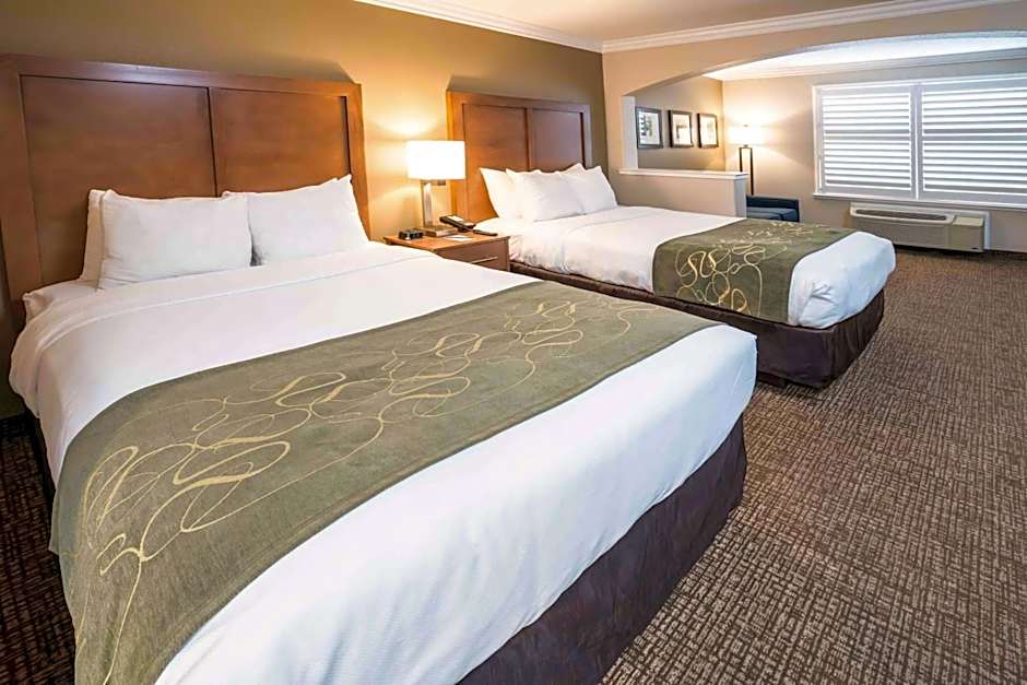 Comfort Suites Fresno River Park