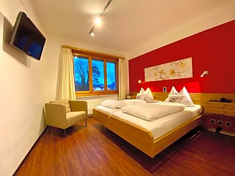 Twin Room with Private Bathroom