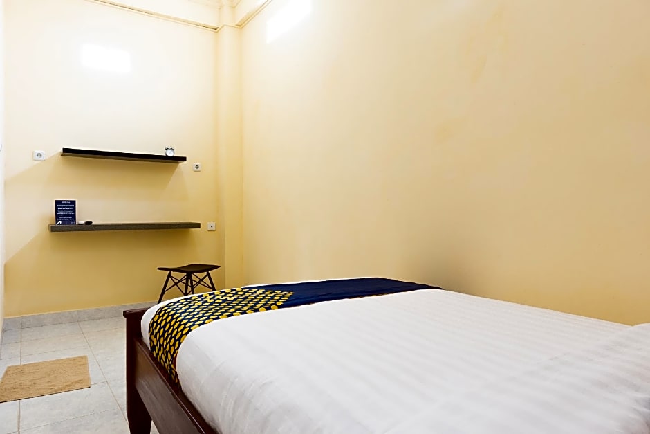 SPOT ON 2063 Bethania Residence