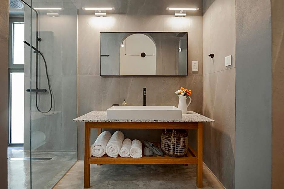 Adrop Pool Suites