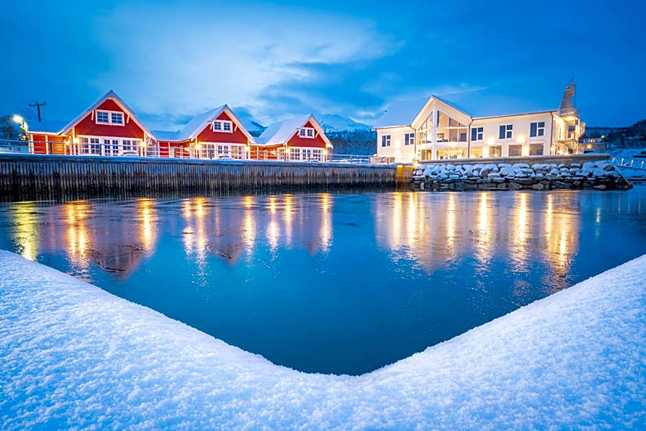 Senja Fjordhotell and Apartments