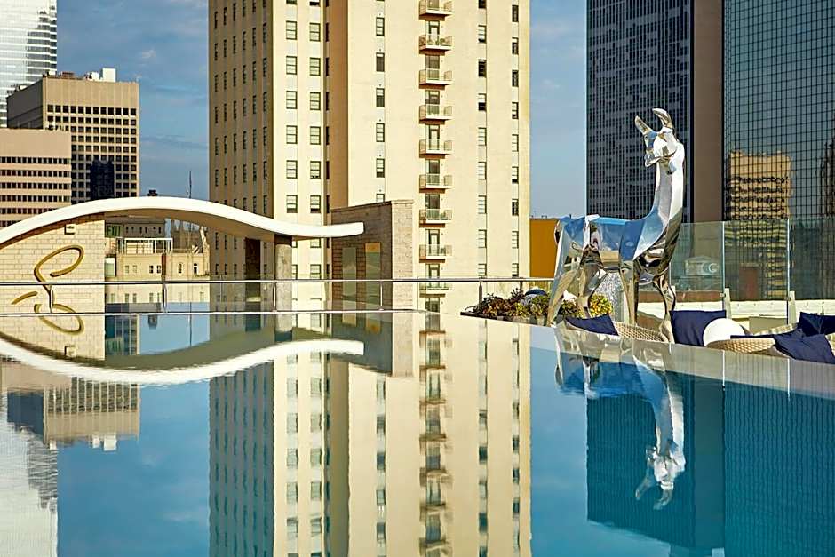 The Statler Dallas, Curio Collection By Hilton