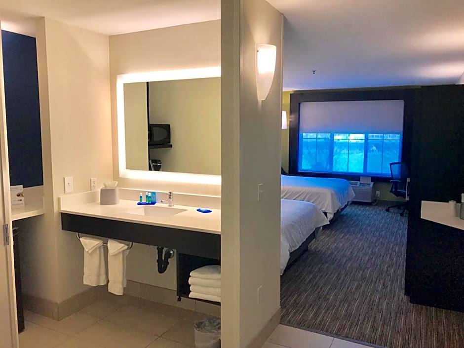 Holiday Inn Express & Suites Tracy By IHG