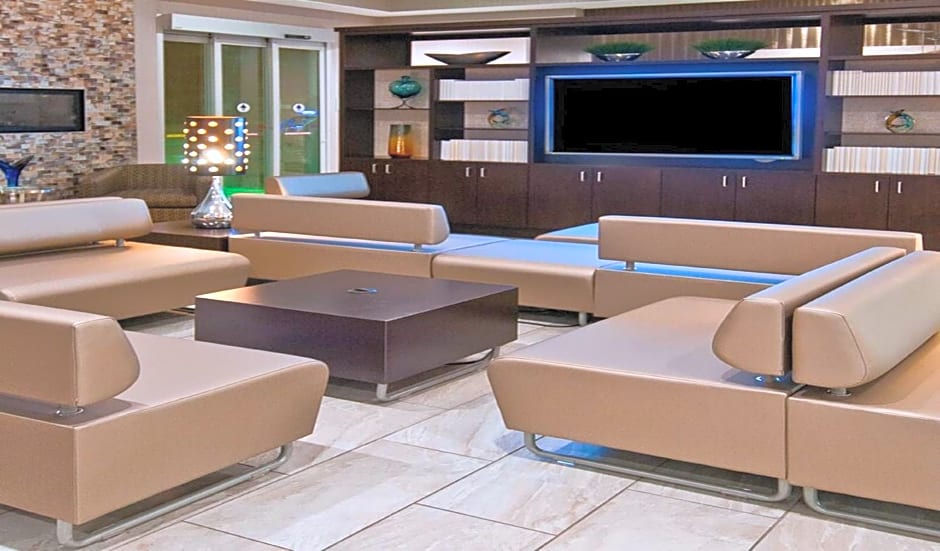 Holiday Inn Austin Airport, an IHG Hotel