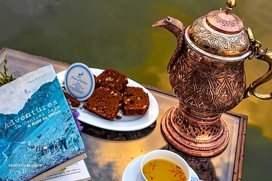 Prince of Kashmir Luxury Houseboat