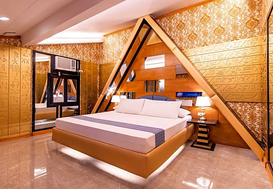 Victoria Court Cuneta Motorist Lodge