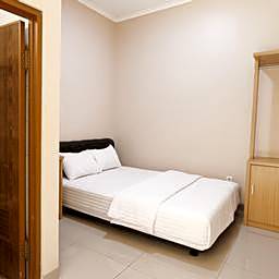 RedDoorz Syariah near Exit Toll Subang