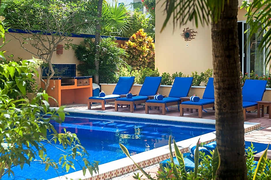 Abbey Del Sol - Beach-steps condos