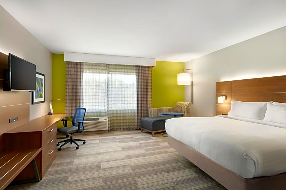 Holiday Inn Express & Suites Salisbury, an IHG Hotel