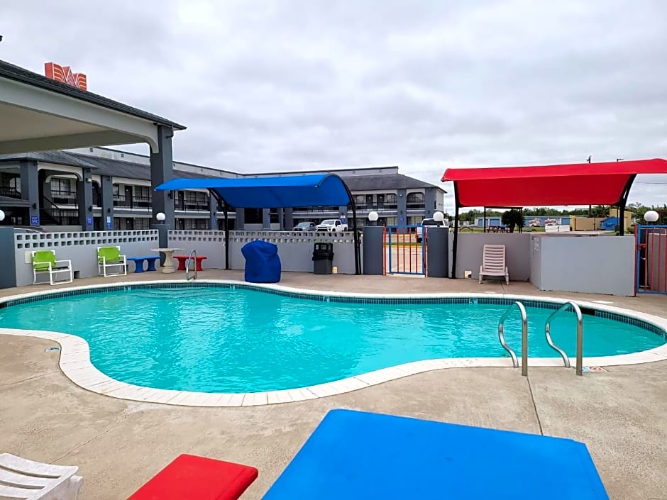 Texas Inn and Suites Raymondville