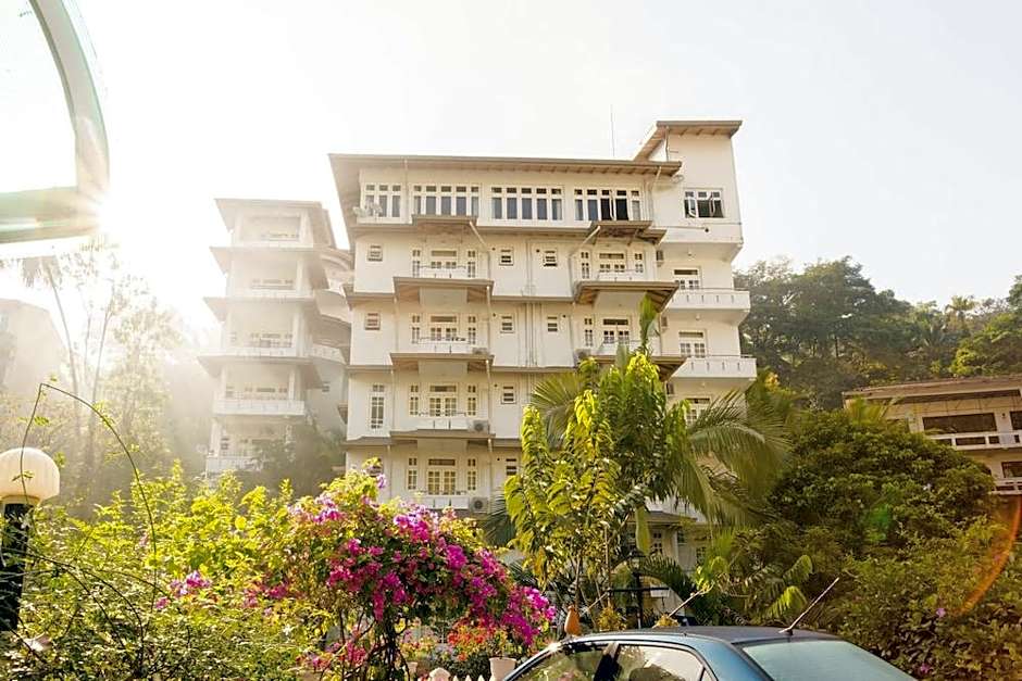 Oak Ray Serene Garden Hotel