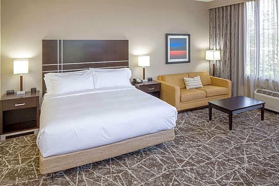 DoubleTree by Hilton Rockland, MA