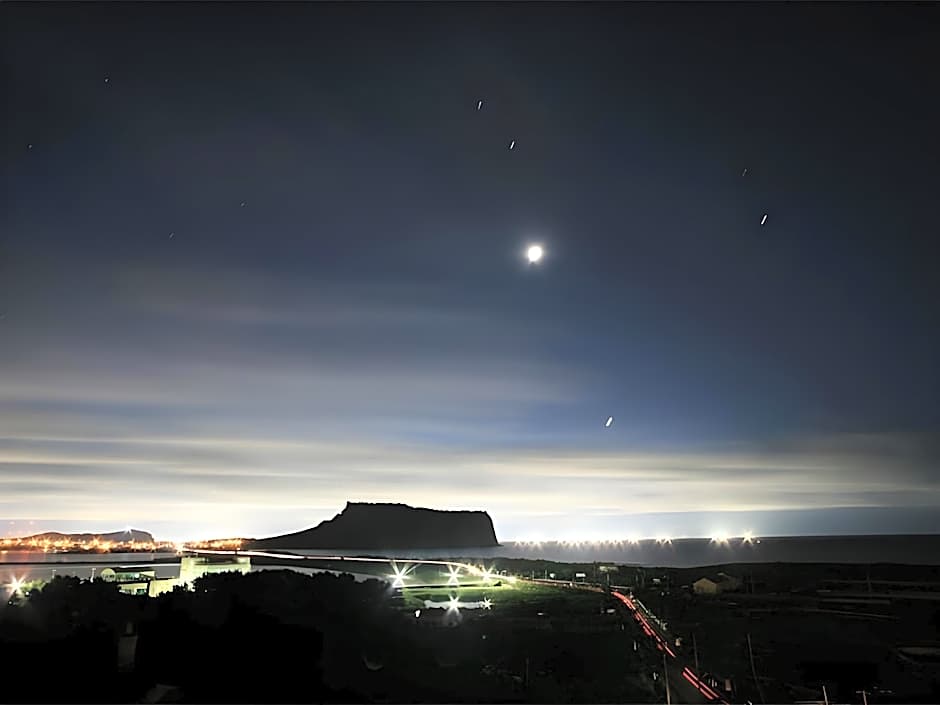 Seongsanpo Sky Hotel