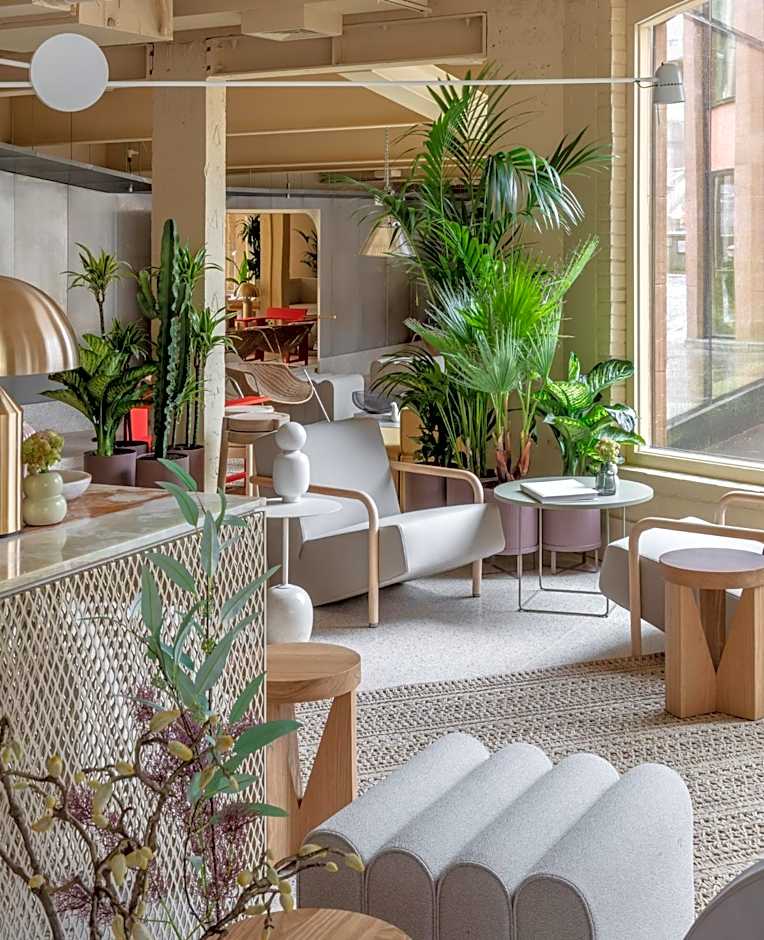 Locke at Broken Wharf