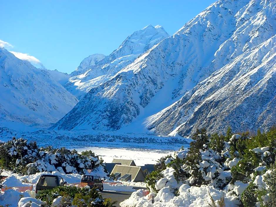 Aoraki Mount Cook Alpine Lodge