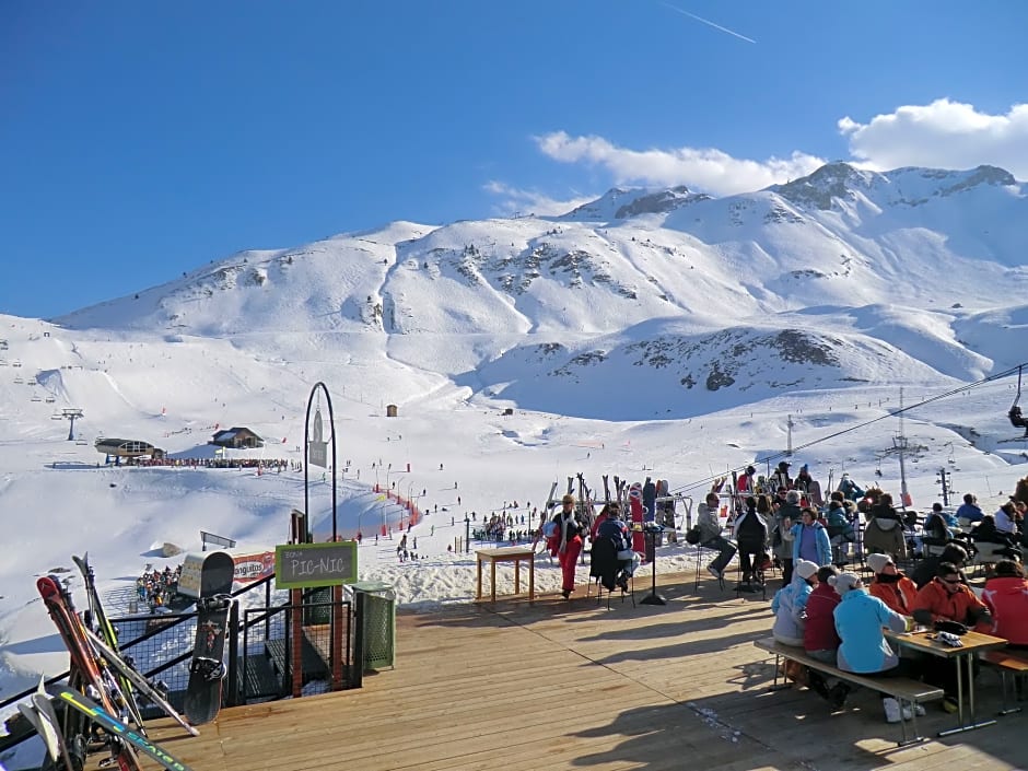 Fun Aragon Hills Hotel & Spa