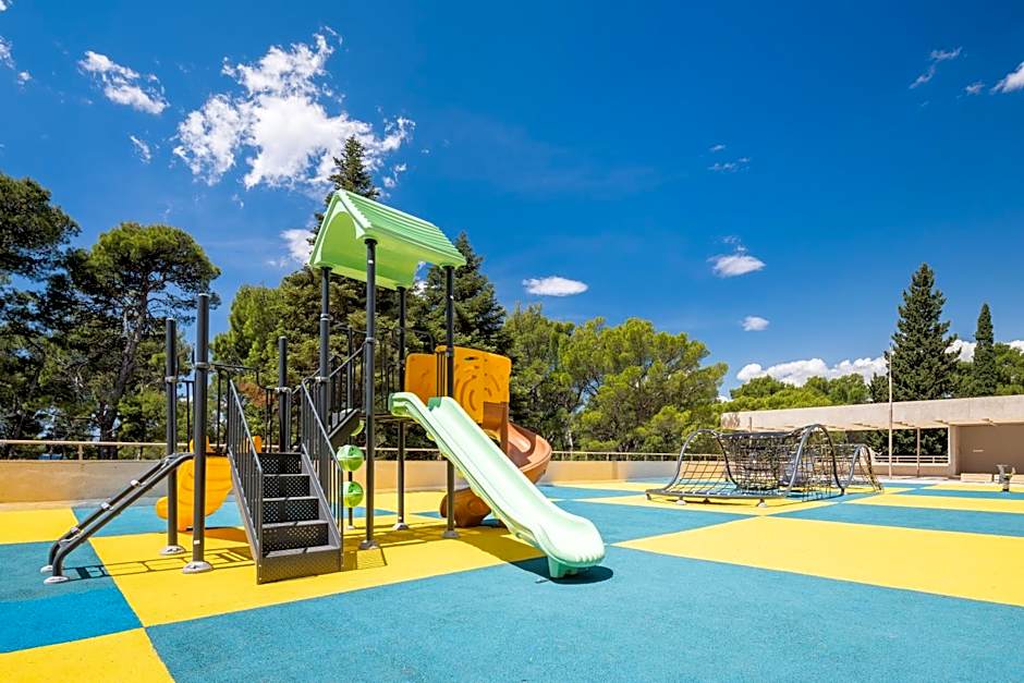 Alemaris Resort