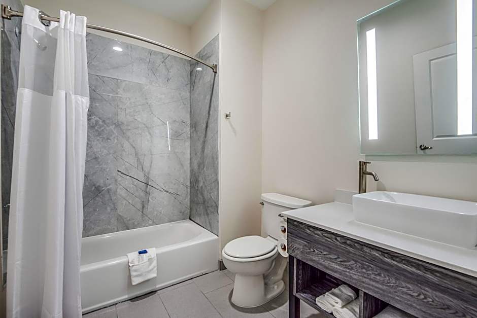 Americas Best Value Inn & Suites Houston at Hwy 6