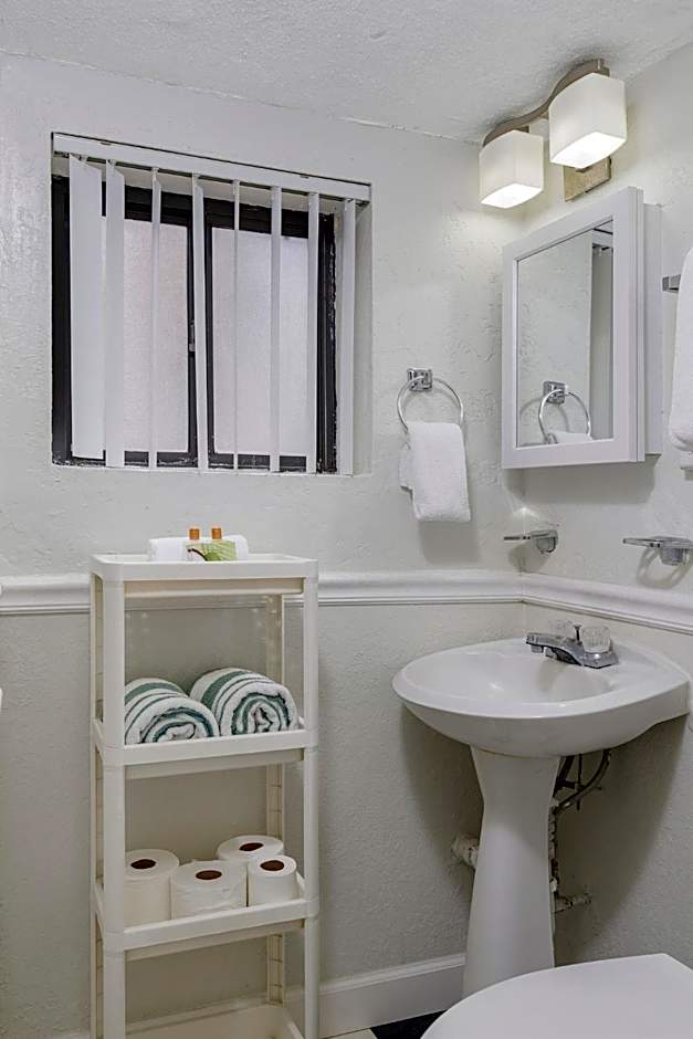 Sabal Palms Inn