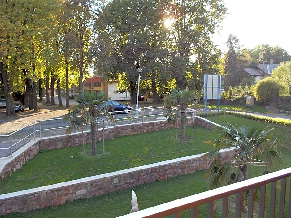 Hotel Halászkert Badacsony