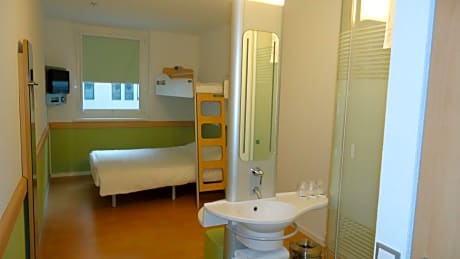 Standard Room with 1 Double and 1 Single Bed