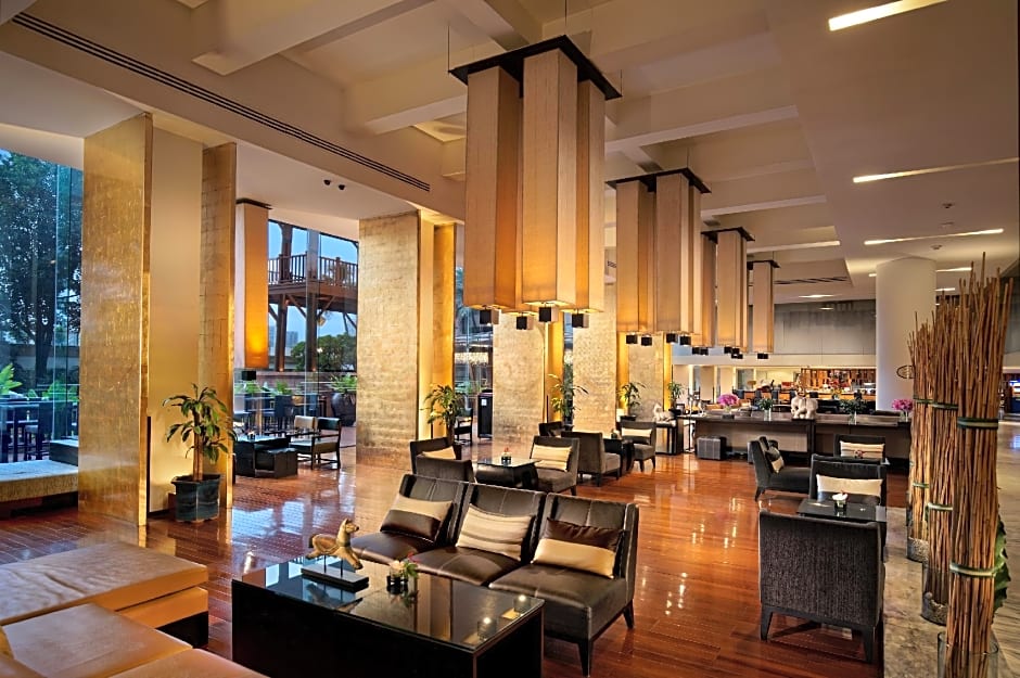 Ramada Plaza by Wyndham Bangkok Menam Riverside