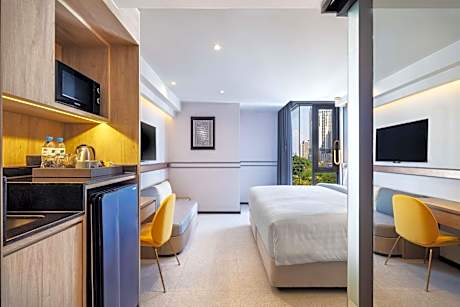 Superior Room 1 King Bed