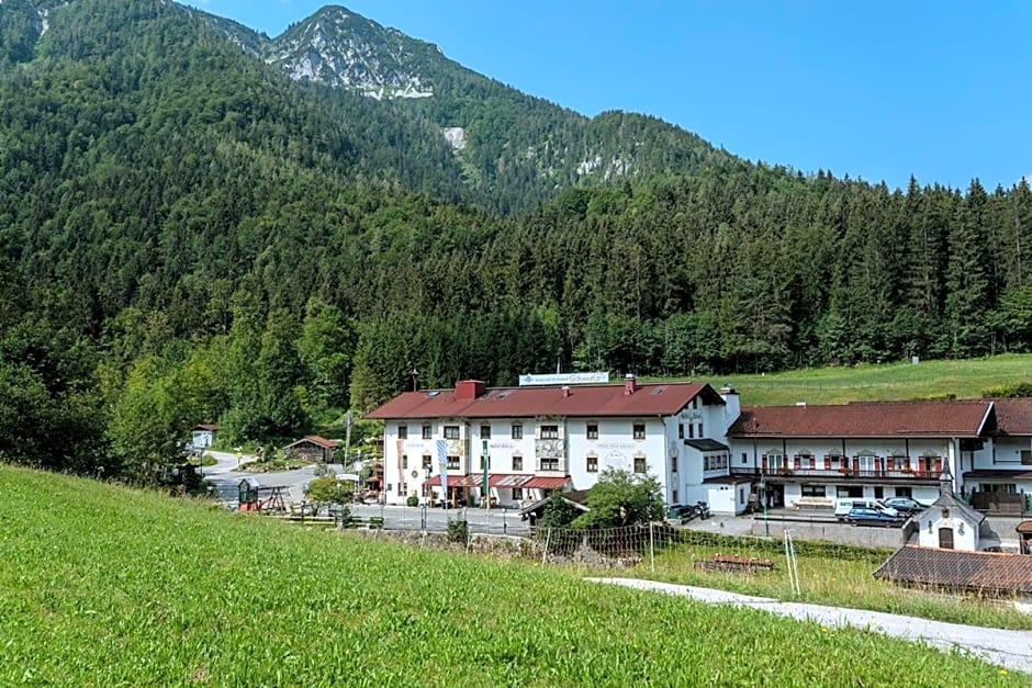 Aktivhotel & Gasthof Schmelz Ihr Urlaubs Hotel in Inzell mit Wellness Hallenbad, Alpensauna & Dampfbad