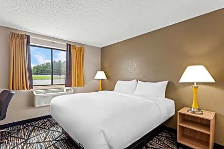 Queen Room - Disability Access/Non Smoking