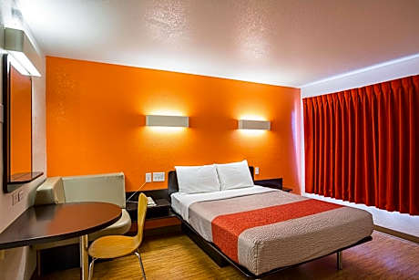 King Room - Non-Smoking