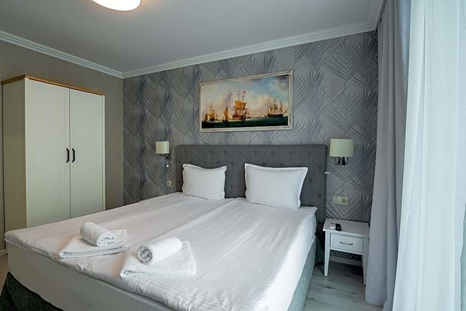 Maria Palace Complex