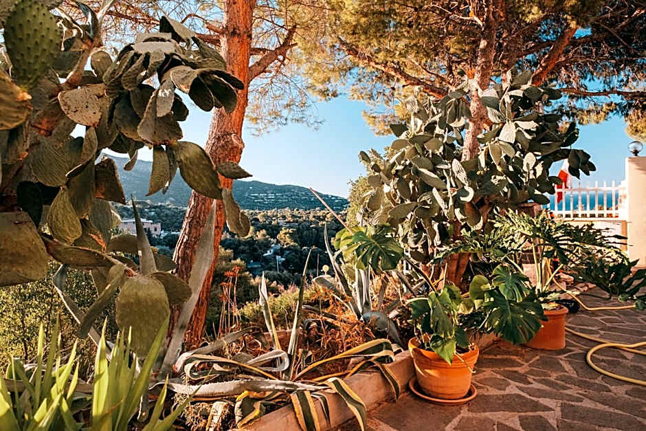 Villa Bella Salmagi - Surya Sardinia Holidays & Yoga