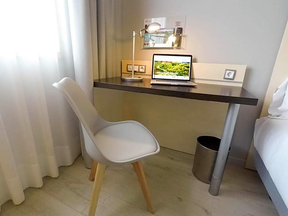 Holiday Inn Express Pamplona By IHG